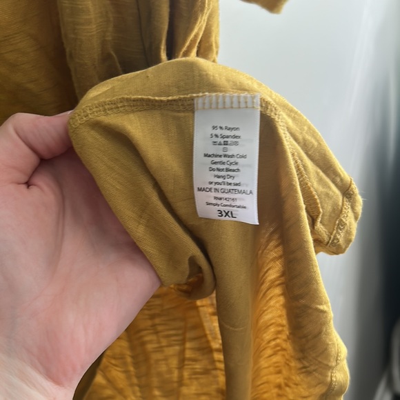 LuLaRoe top - Picture 4 of 6